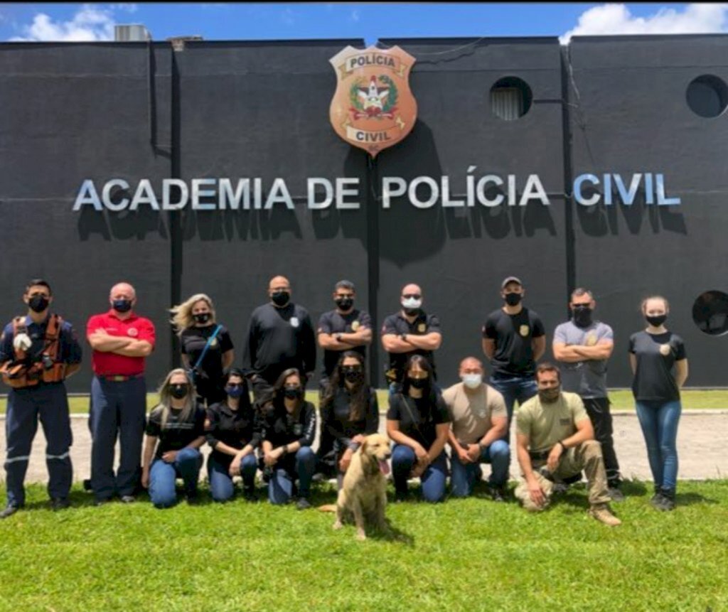 Polícia Civil forma 12 policiais em cinotecnia