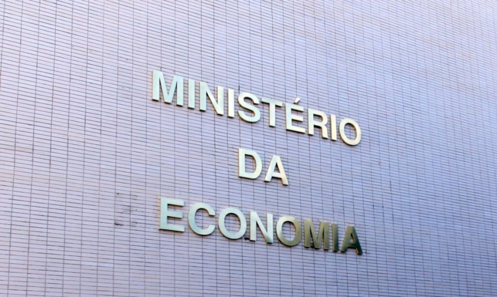 Governo reduz IPI de produtos fabricados no Brasil