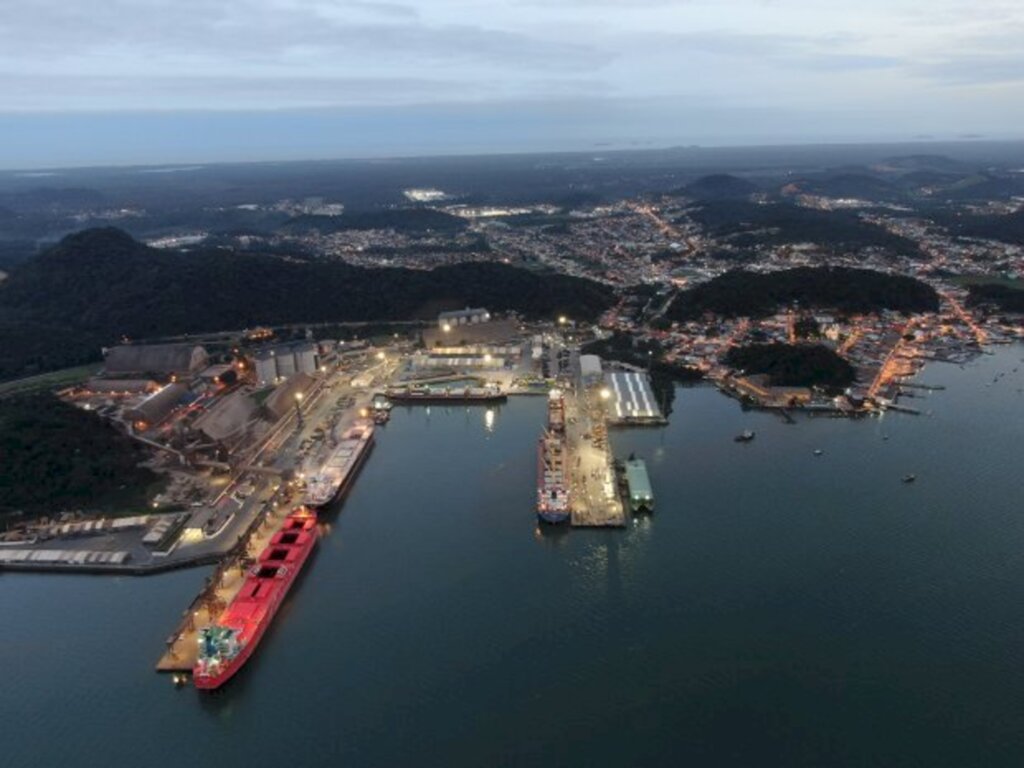 Movimentação de navios no Porto de São Francisco do Sul cresce 17% em 2021