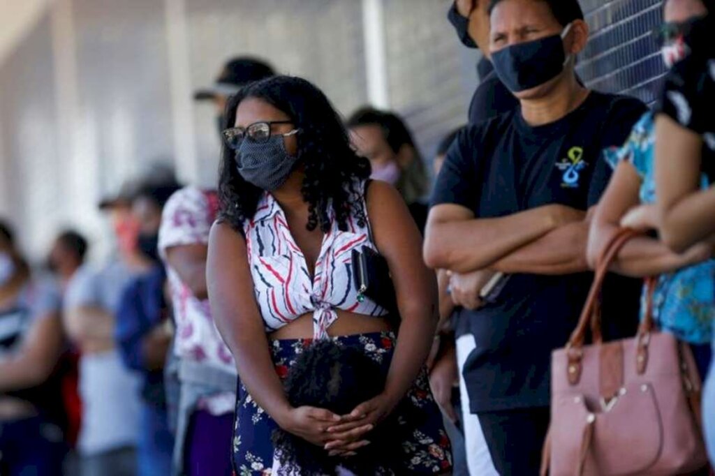 Governo quer estender auxílio emergencial por 2 meses