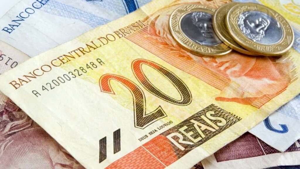 Governo de SC anuncia auxílio emergencial de R$ 900