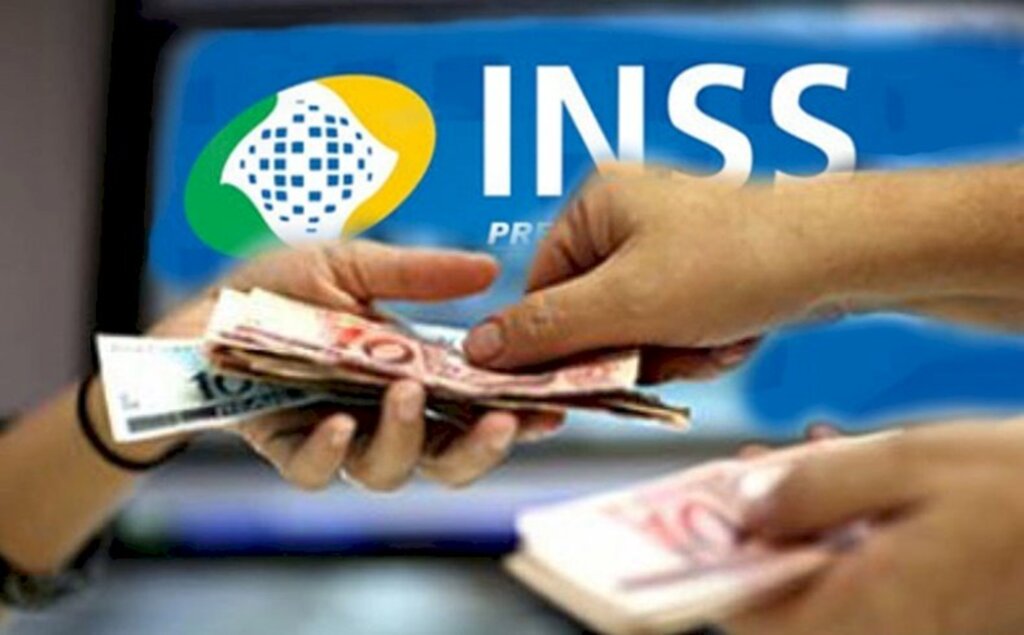 Guedes anuncia antecipação de 13º de beneficiários do INSS