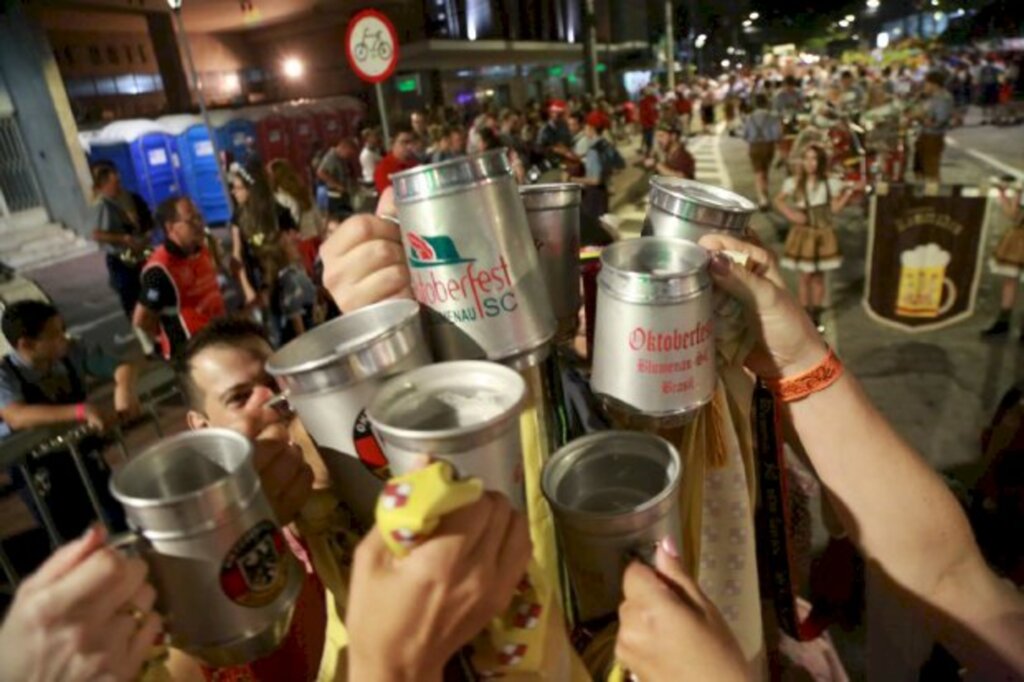 Eventos realizados com recursos públicos deverão comercializar cerveja artesanal catarinense