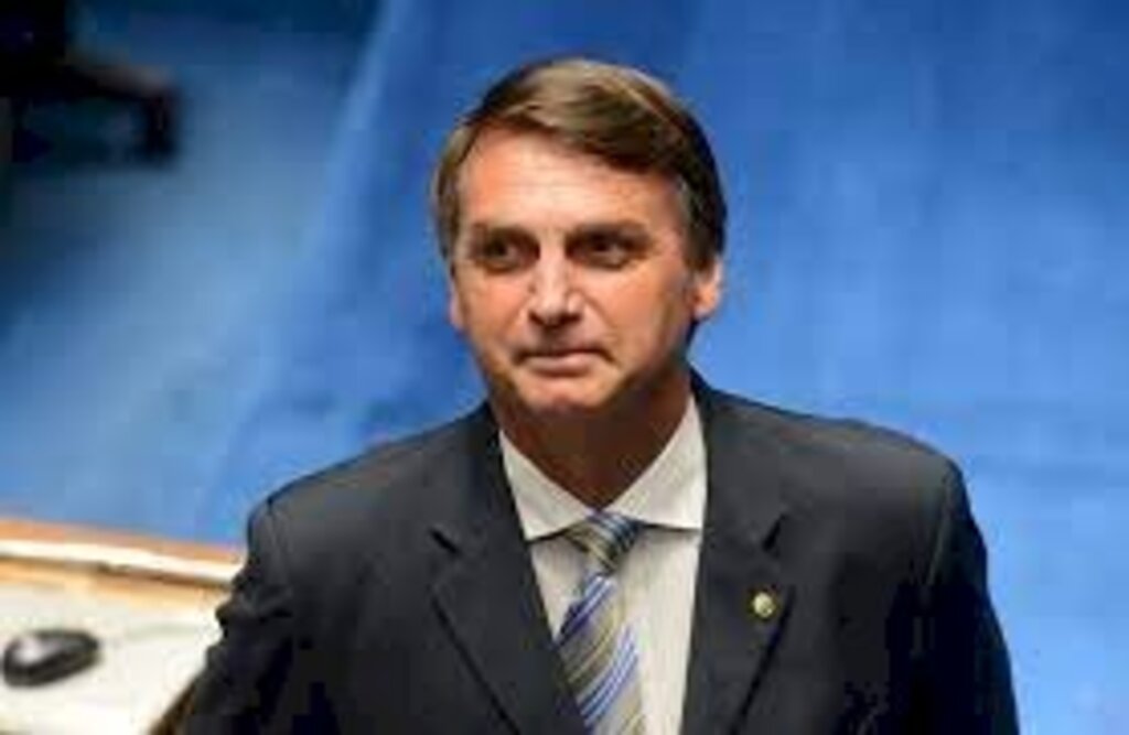 Bolsonaro diz que se não ganhar no primeiro turno, algo de anormal aconteceu