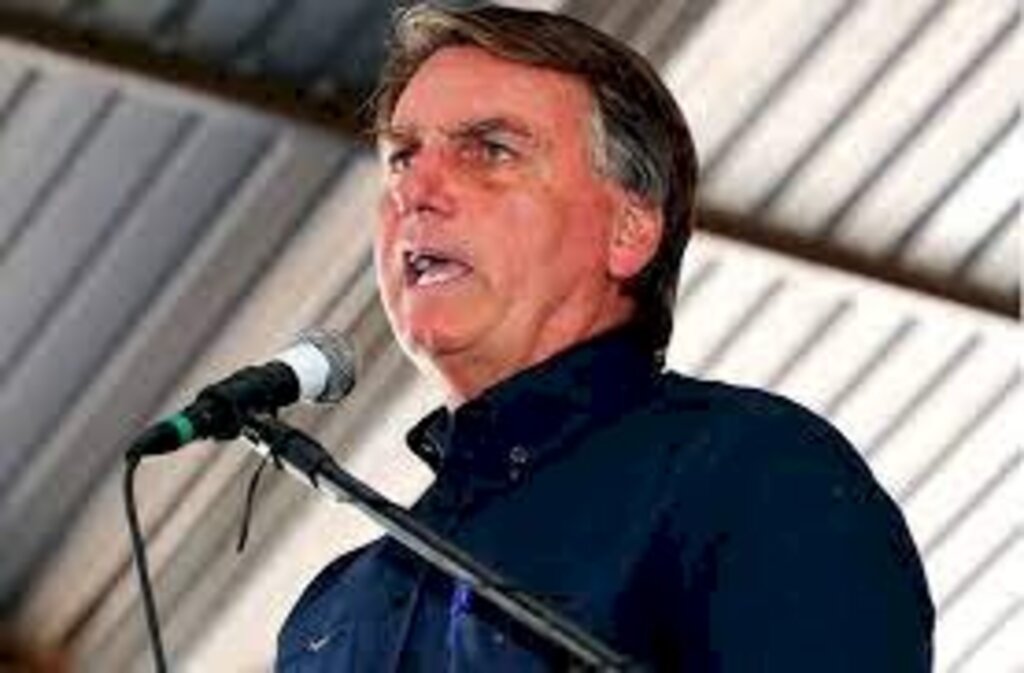 Bolsonaro diz que 'marginais roubam a liberdade', em crítica indireta ao STF