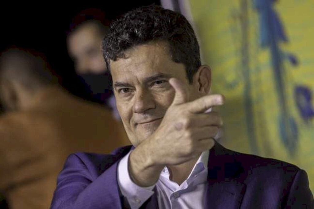 Moro minimiza vaias em aeroporto: 'Foram pagas'