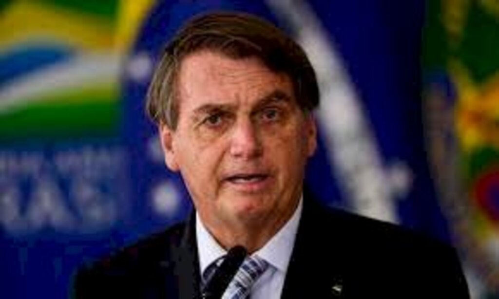 Bolsonaro ironiza esquerda e sugere mega panelaço durante pronunciamento de ano novo