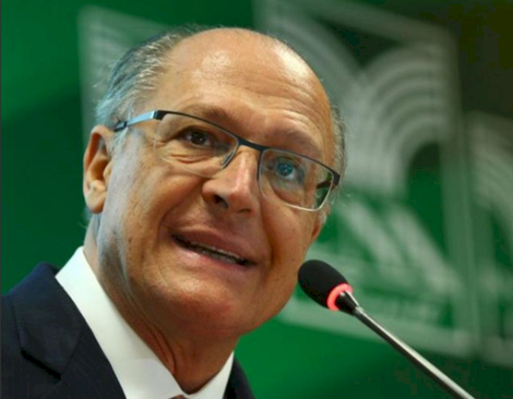 Alckmin anuncia desfiliação do PSDB