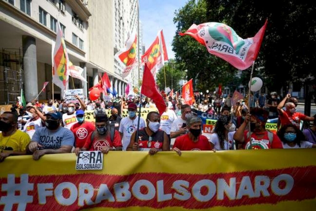 Oposição desiste de atos contra Bolsonaro em 15 de novembro