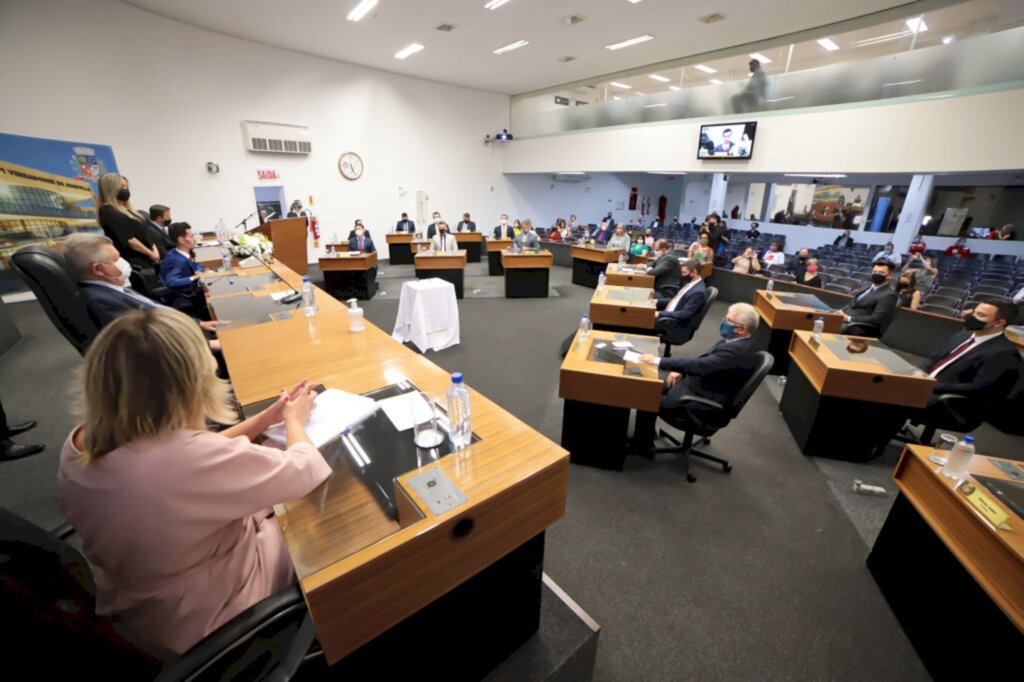 Câmara realiza sessão extraordinária nesta quinta-feira (14)