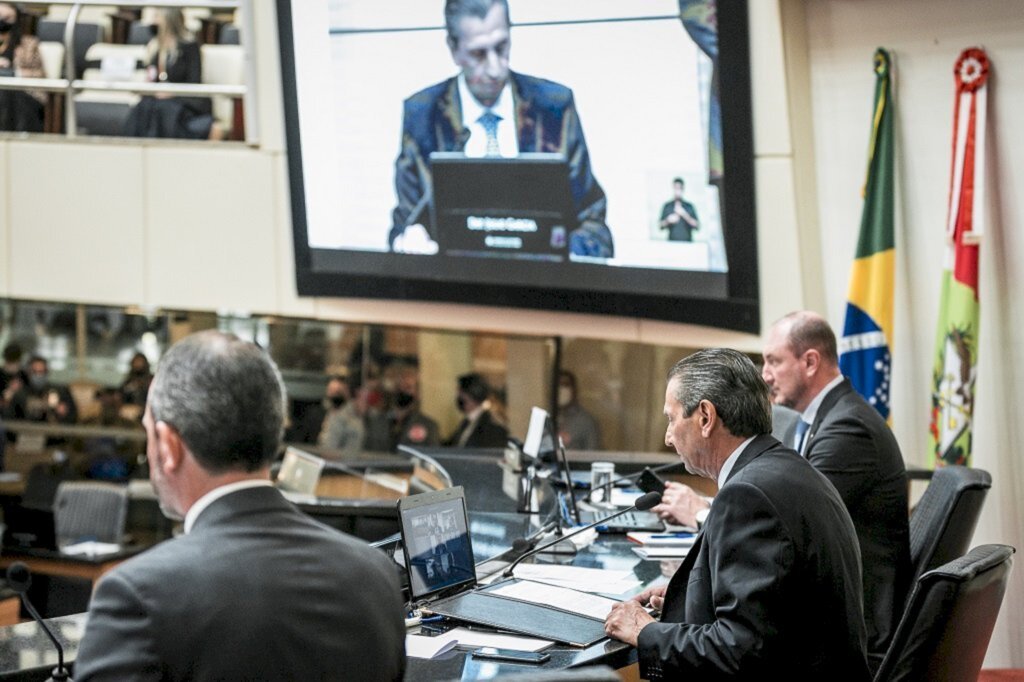 Impeachment: segundo processo será votado em plenário nesta terça (20)