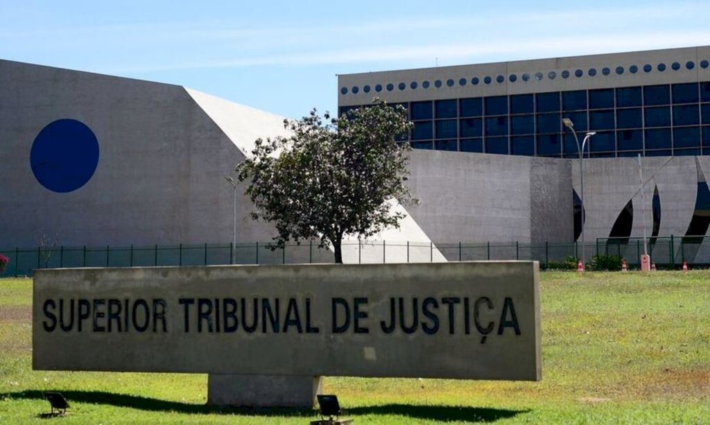 STJ paralisa ações da Operação Alcatraz e requer autos do processo