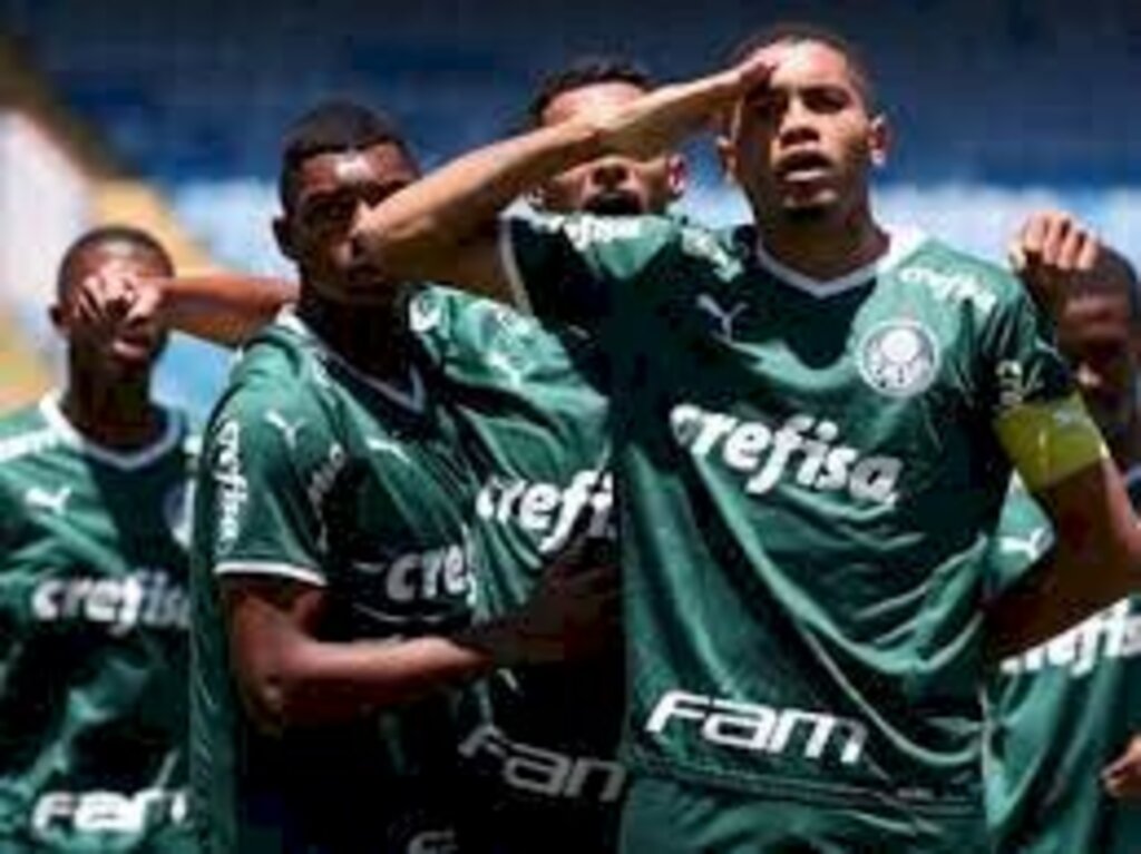 Palmeiras goleia Athletico-PR e sai na frente por vaga na final do Brasileiro Sub-17