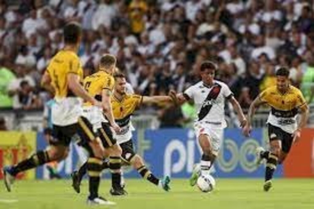 Vasco vence o Criciúma e fica próximo do acesso na Série B