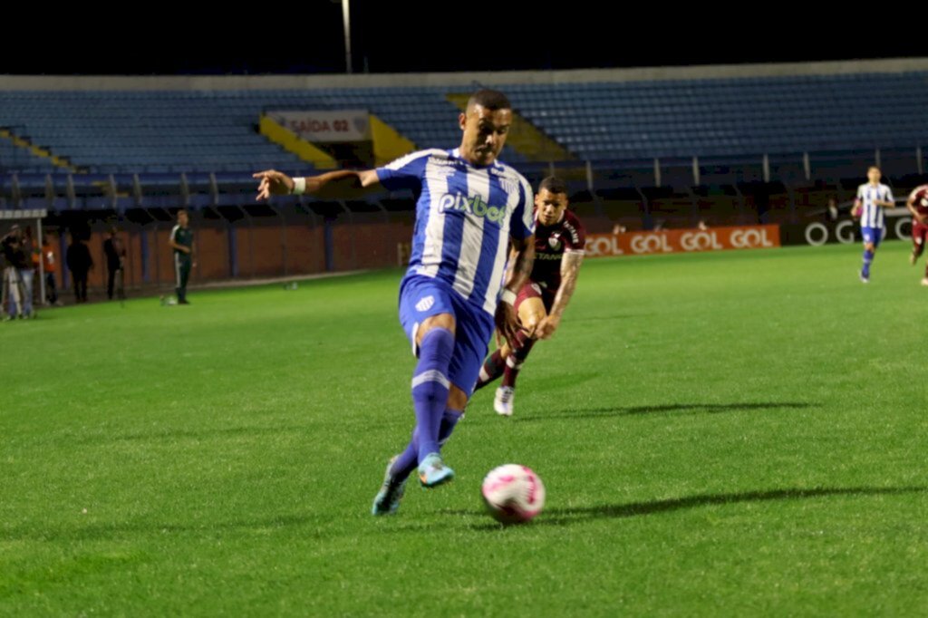 Avaí é superado pelo Fluminense na Ressacada