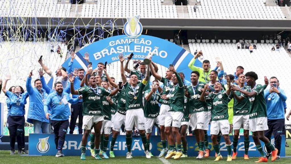 Palmeiras derrota Corinthians e conquista Brasileiro sub-20