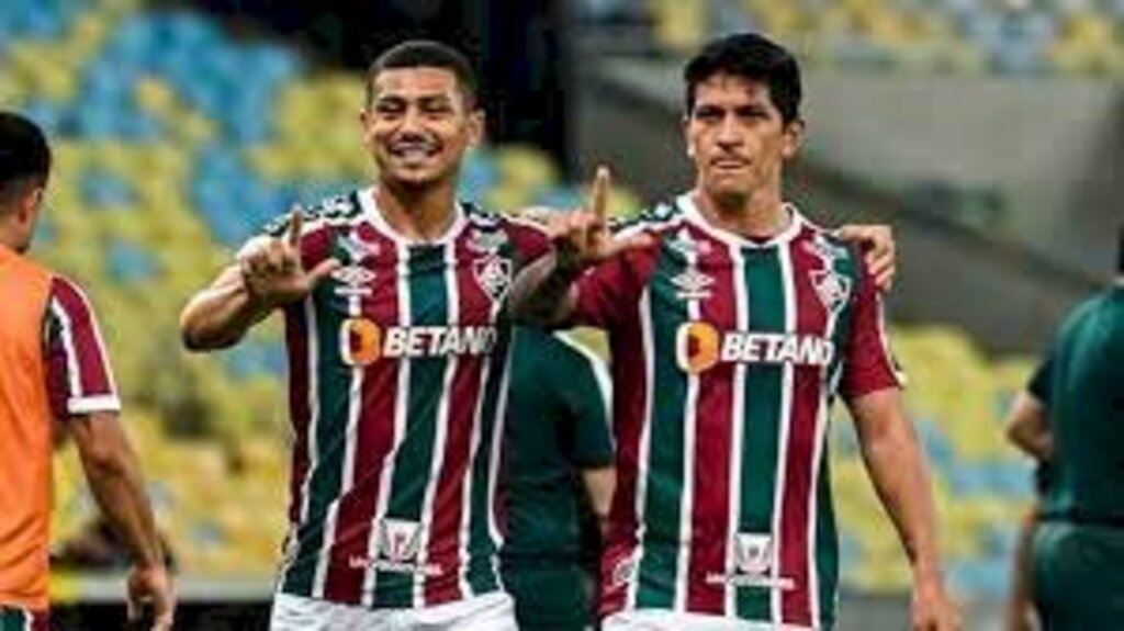 Fluminense vence o Fortaleza e volta ao G4 do Brasileirão