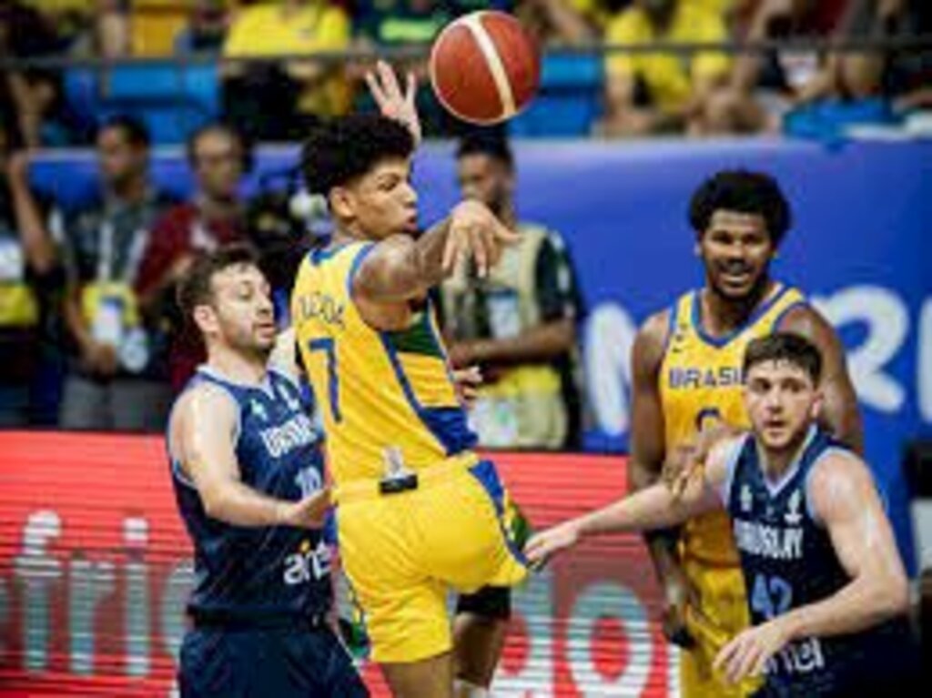 Brasil despacha Uruguai na despedida da fase de grupos da Copa América de Basquete