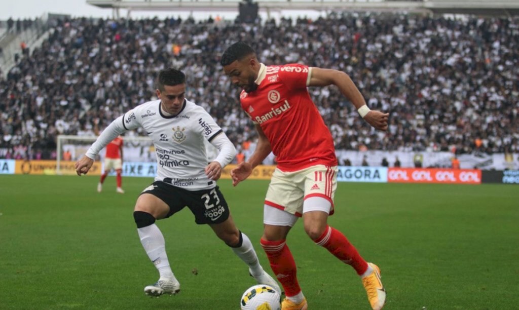 Corinthians e Internacional ficam no 2 a 2 em Itaquera