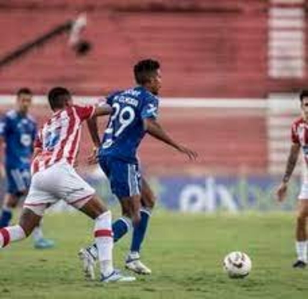 Cruzeiro sai na frente, mas cede empate ante o Sampaio Corrêa no Maranhão