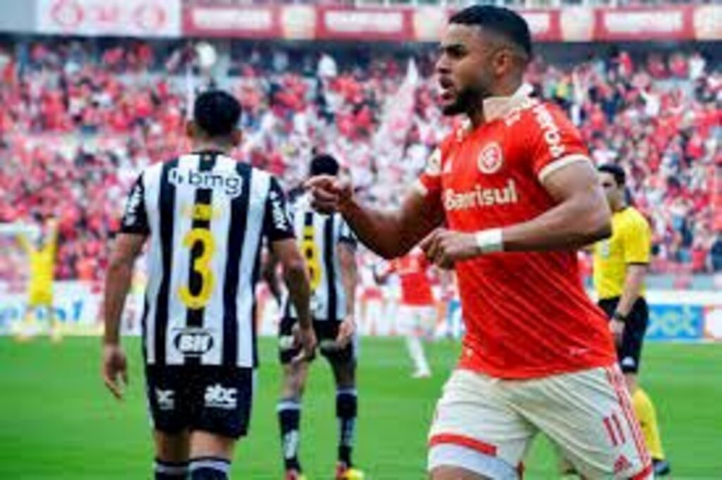 Internacional derrota o Atlético-MG na reestreia de Cuca