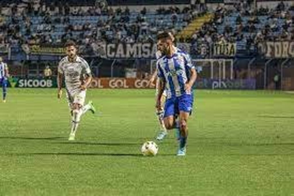 Avaí x Flamengo, Atlético-MG x Corinthians, ... Saiba onde assistir aos jogos de domingo do Brasileirão