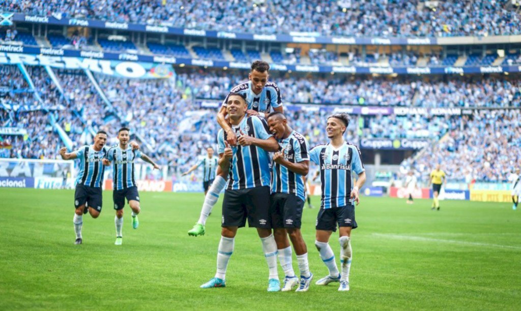 Grêmio vence a Ponte Preta e assume vice-liderança da Série B