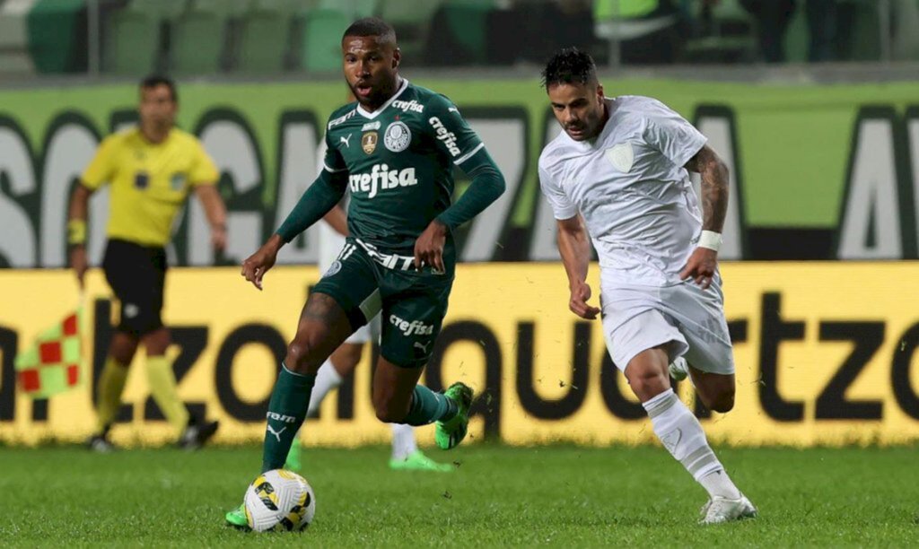 Palmeiras bate América-MG e abre vantagem na ponta do Brasileiro