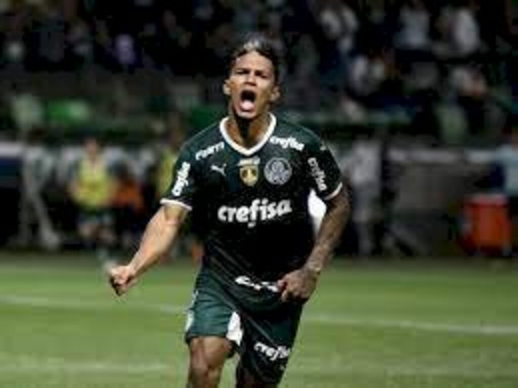 Palmeiras bate Cuiabá e reassume a liderança do Brasileirão