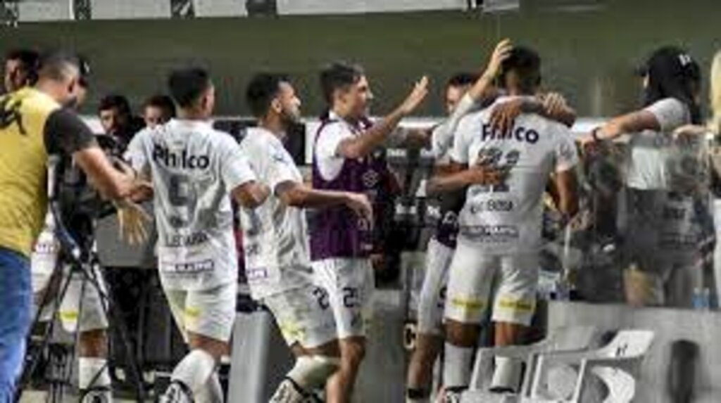 Santos vence Atlético-GO