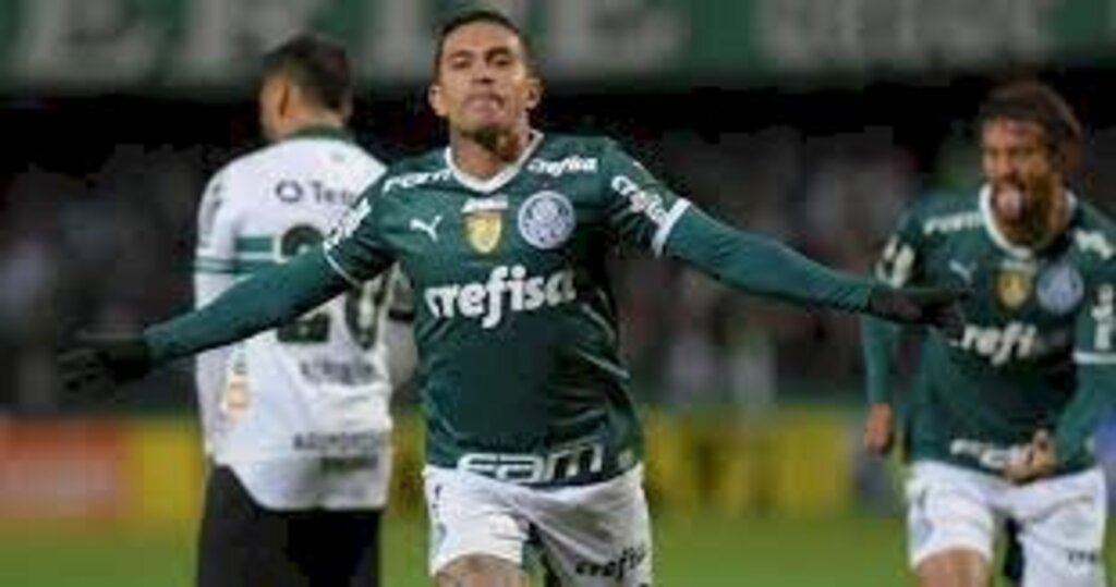 Palmeiras vence o Coritiba e retoma liderança do Brasileirão