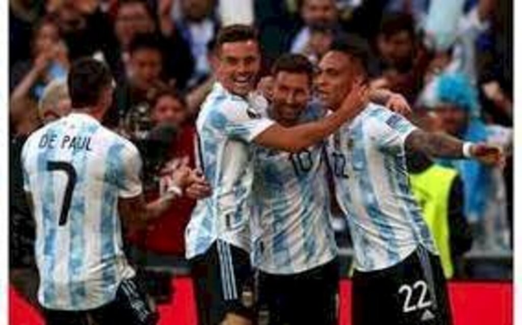 Di María marca, Argentina domina Itália e leva troféu da Finalíssima