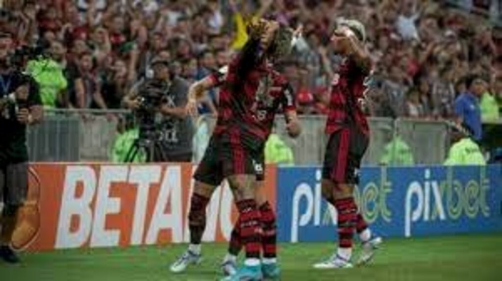 Flamengo vence o Fluminense de virada no Brasileirão