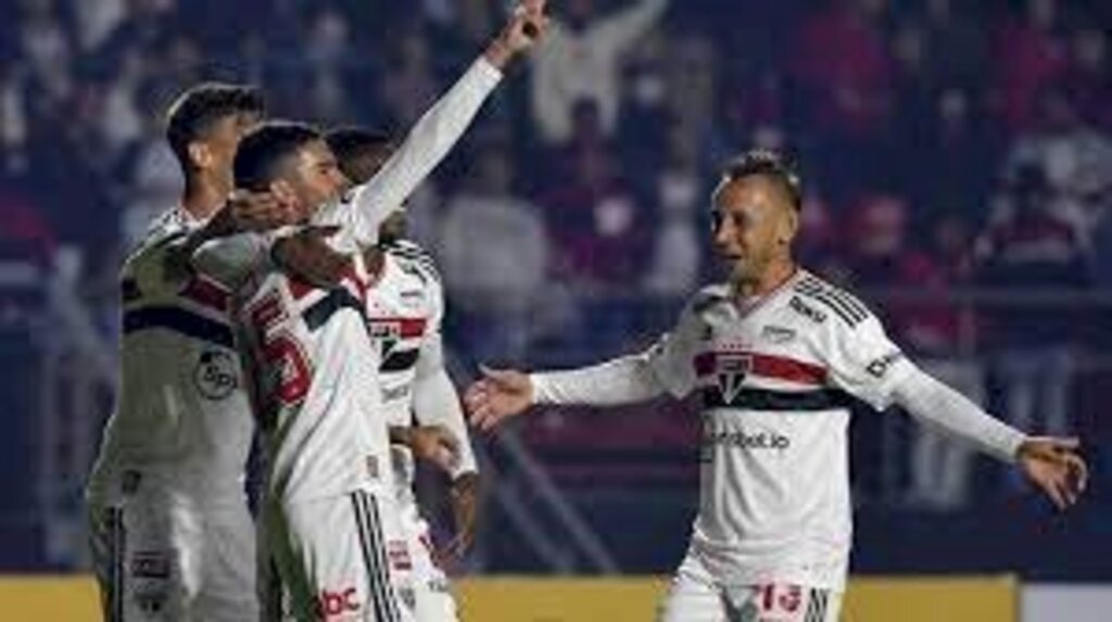 São Paulo bate Jorge Wilstermann e avança na Sul-Americana