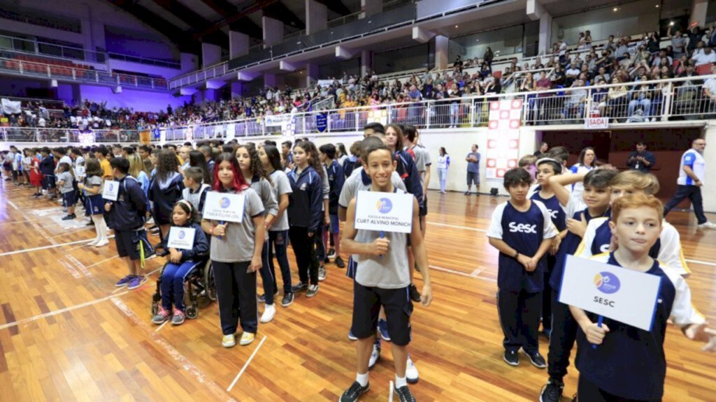 Começam os jogos de basquete e vôlei de praia do Jeville