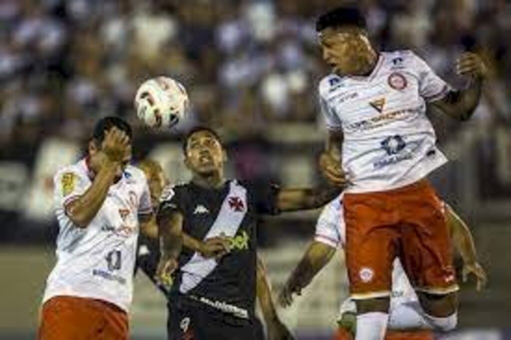 Vasco empata com Tombense e perde chance de entrar no G4 da Série B