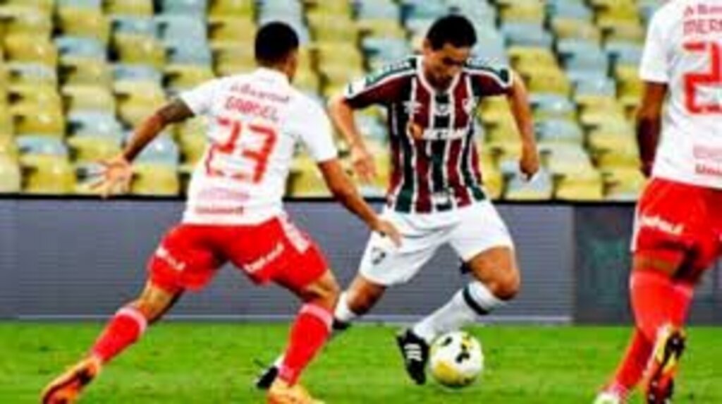 Fluminense decepciona e perde para o Internacional no Maracanã pelo Brasileirão