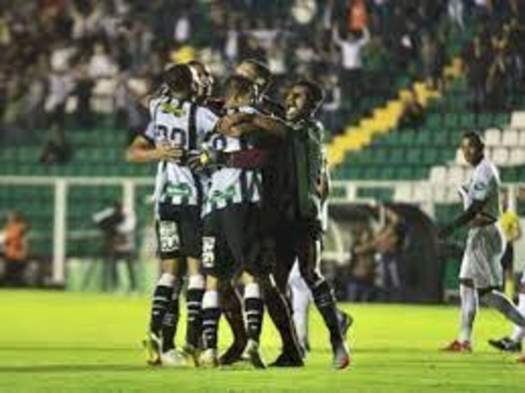 Figueirense domina e vence Altos pela Série C