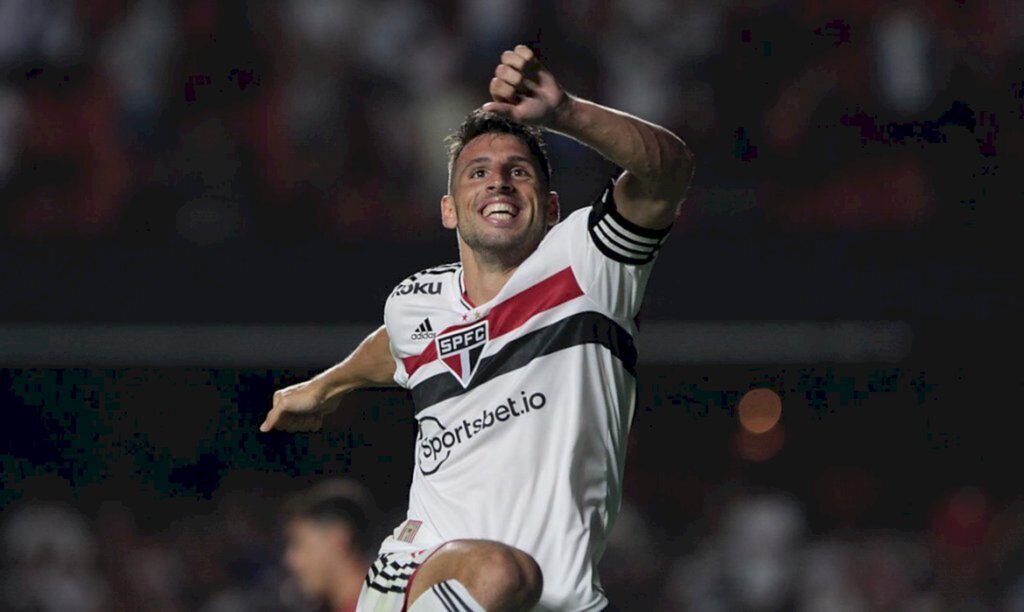 São Paulo goleia o Athletico-Pr