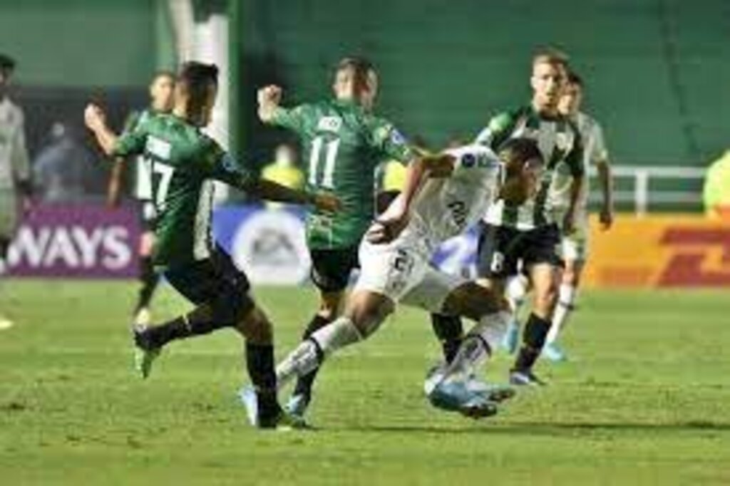 Santos joga mal e perde para o Banfield na estreia da Sul-Americana