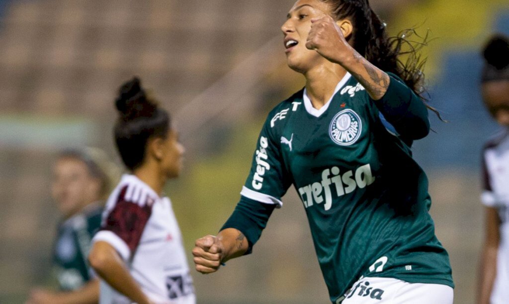 Palmeiras vence o Flamengo e assume liderança do Brasileirão Feminino