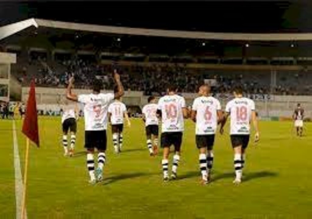 Vasco joga mal, mas vence a Ferroviária pela Copa do Brasil