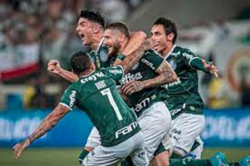 Palmeiras bate Athletico-PR e conquista Recopa pela 1ª vez