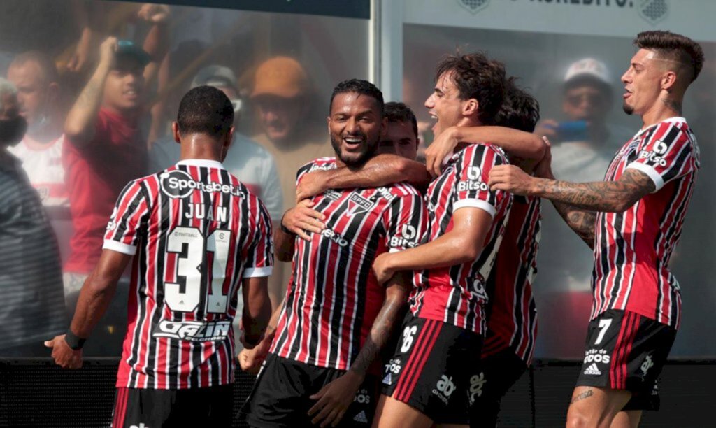 São Paulo derrota Água Santa no Paulista