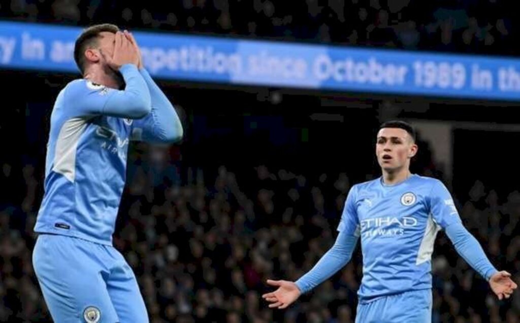 Avião do Manchester City passa por susto e faz pouso forçado em Liverpool