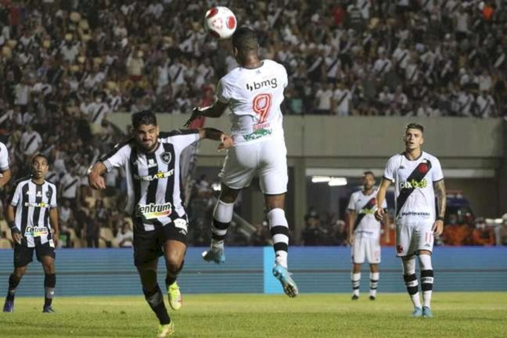 Botafogo vence o Vasco no Maranhão e se recupera no Carioca