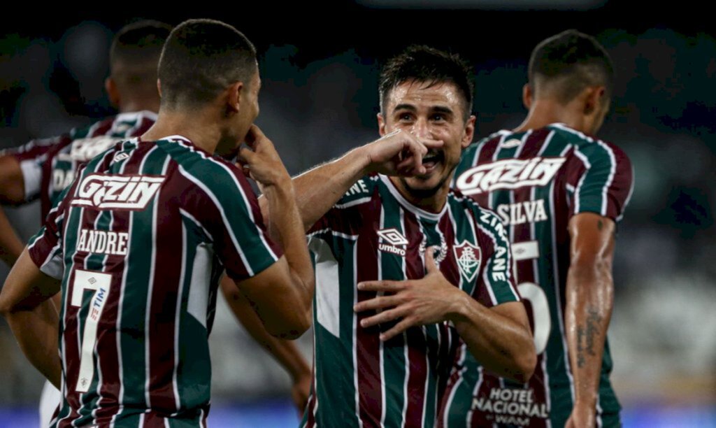 Fluminense vence Botafogo de virada no Nílton Santos