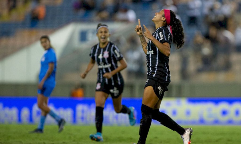 Corinthians derrota Real Brasília e está na final da Supercopa feminina