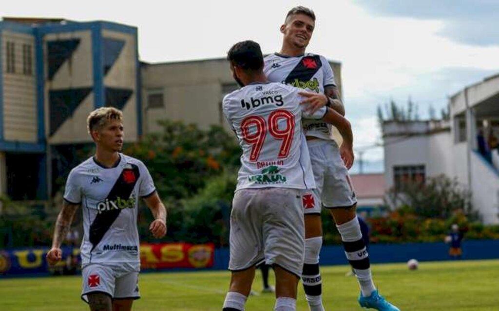 Vasco vence o Madureira e segue invicto