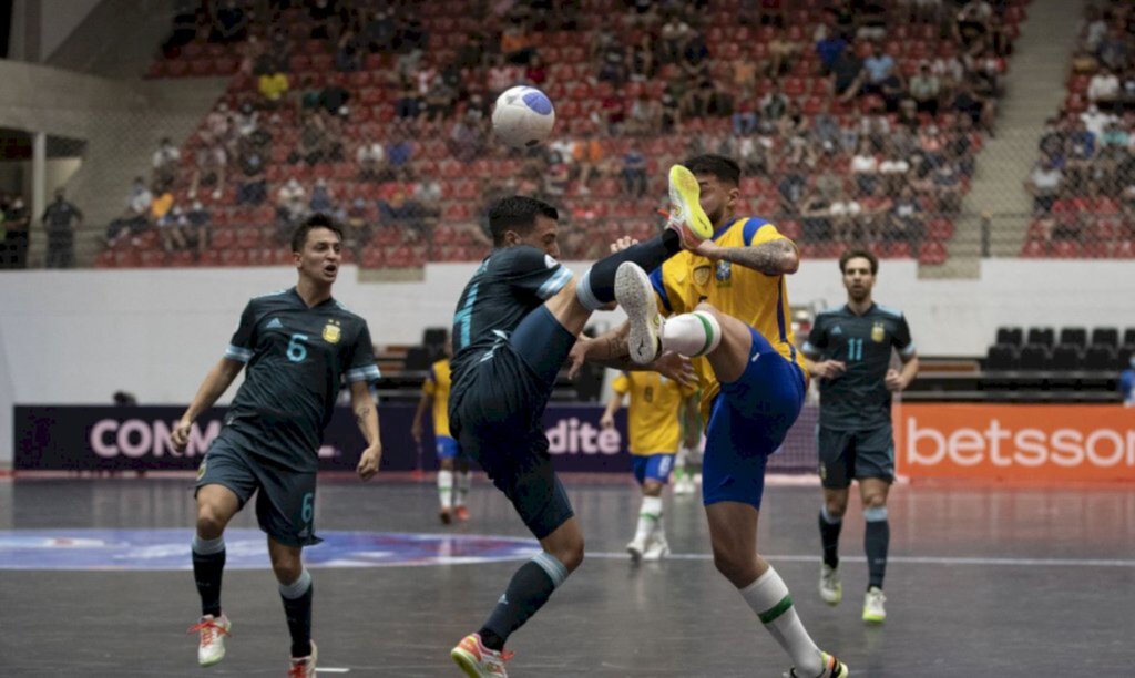 Argentina supera Brasil nas semifinais da Copa América de futsal